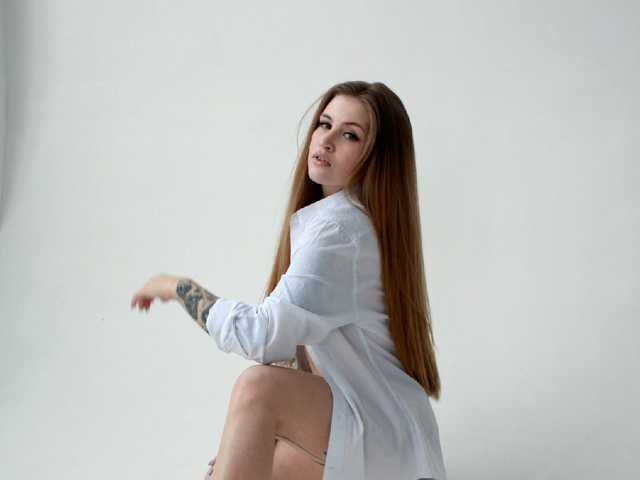 Fotografie a profilului LEILA-ANGELL