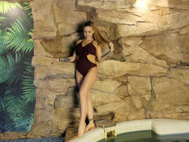 Fotografie a profilului LEILA-ANGELL