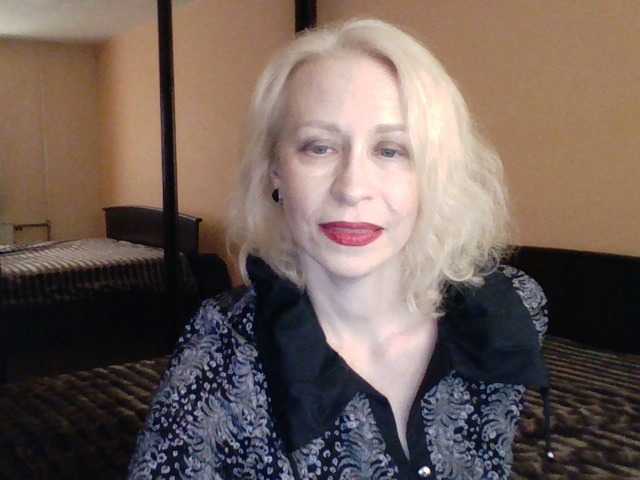 Capturi de ecran de difuzare -Alyona-