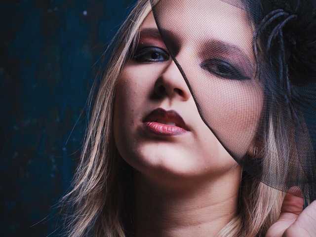 Fotografie a profilului -stripperela-