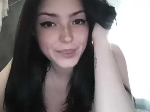 Capturi de ecran de difuzare Misskristin