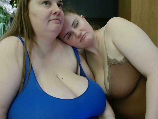 Fotografii 4LyndsyDaisy 38DD and 40H size 4NaturalBigTits here! #bigtits #bbw #bigass #lesbianshow #bignipples Lets make hot 3somes in PVT:P Lets have fun guys:)