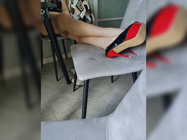 Capturi de ecran de difuzare 69HighHeels69