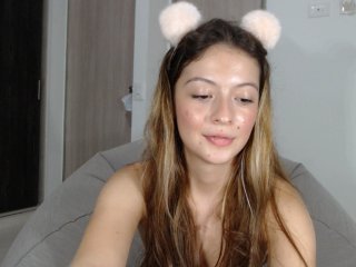 Capturi de ecran de difuzare AbellaJade