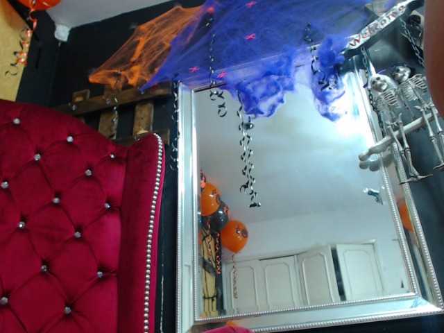 Capturi de ecran de difuzare Abellaskins