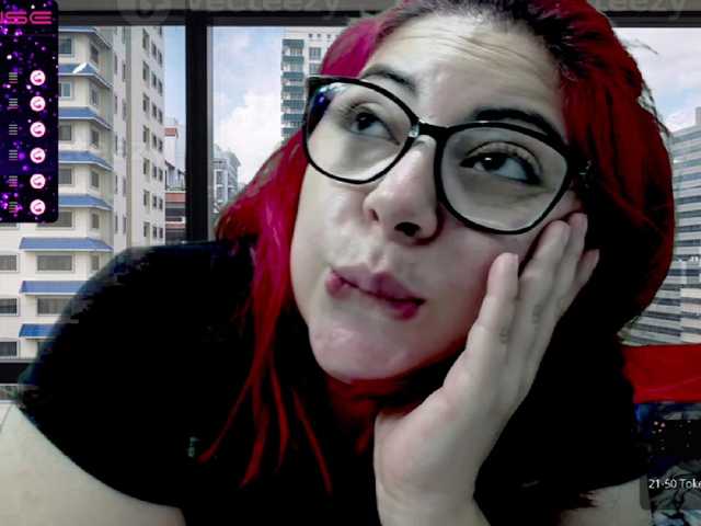 Capturi de ecran de difuzare abigailcurvy