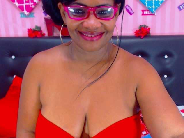 Fotografii AdaBlake Welcome to my room! let's have a horny morning #lovense lush: #allnatural #ebony #pussy #squirt #latina bigtits #bigass - #cum show at goal!