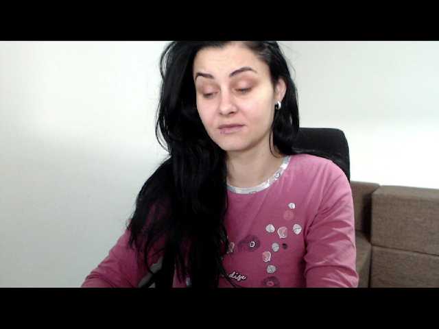 Capturi de ecran de difuzare Adeelynne