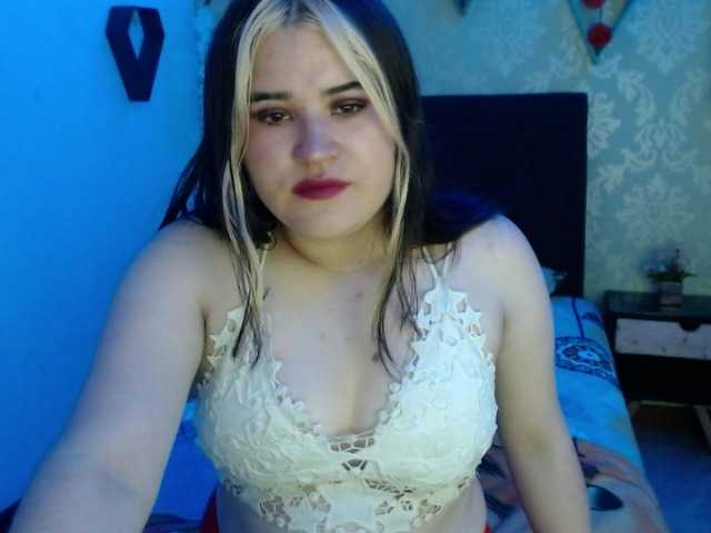 Capturi de ecran de difuzare AdeleBlue