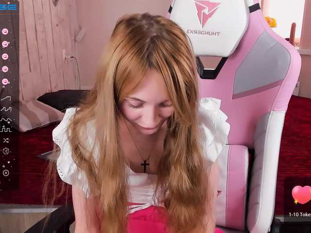 Capturi de ecran de difuzare AdelinaCowell