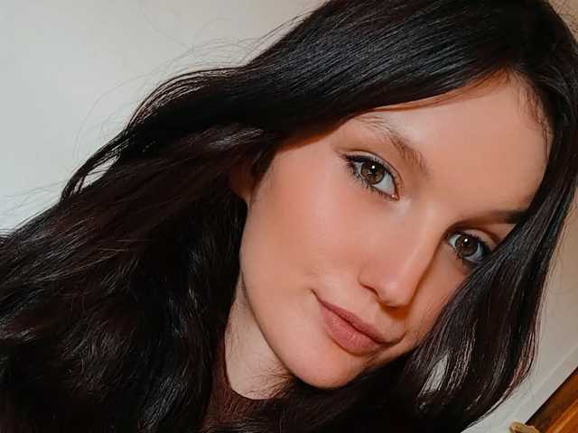 Fotografie a profilului AdelineModel
