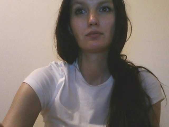 Capturi de ecran de difuzare AdelineModel