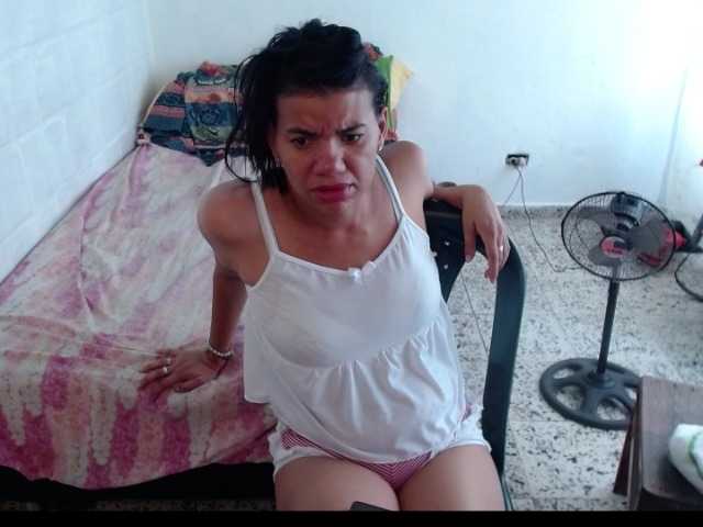 Capturi de ecran de difuzare adrianna