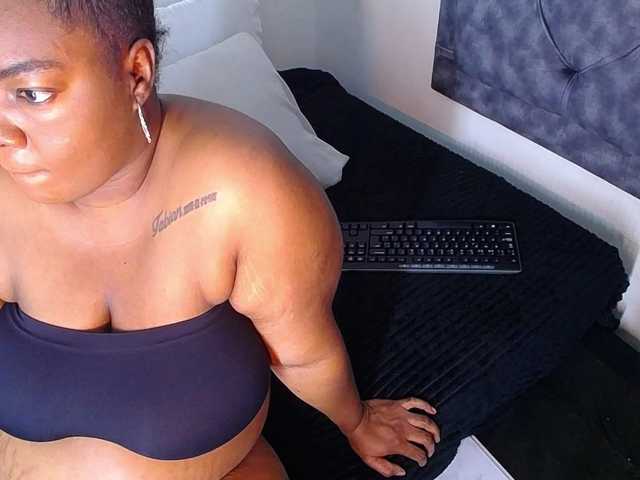 Fotografii aisha-ebony I am a Black Goddess and Black Goddess Supremacy is my game. Submissive males bow down to me, whip out their cock, and punish themselves @total