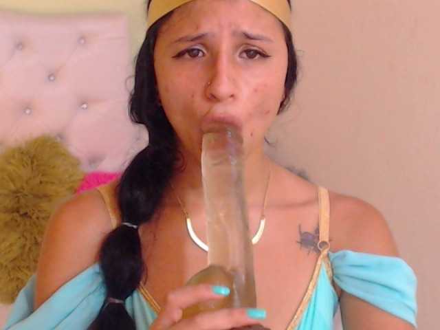 Capturi de ecran de difuzare AlanaMiller