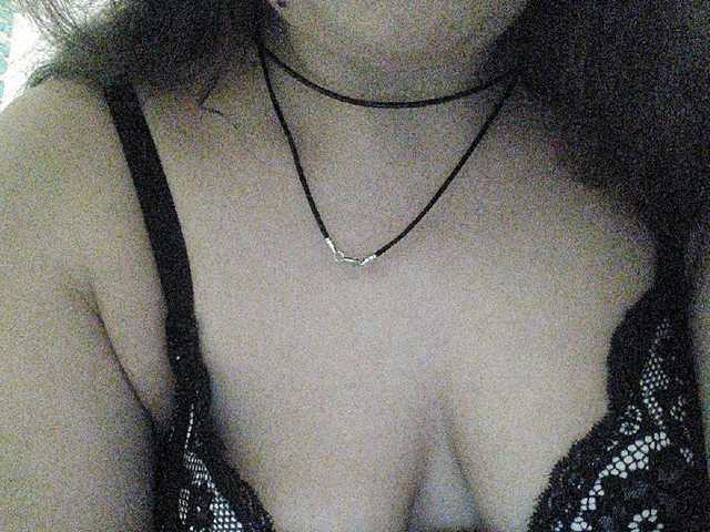 Capturi de ecran de difuzare AlbinaYees