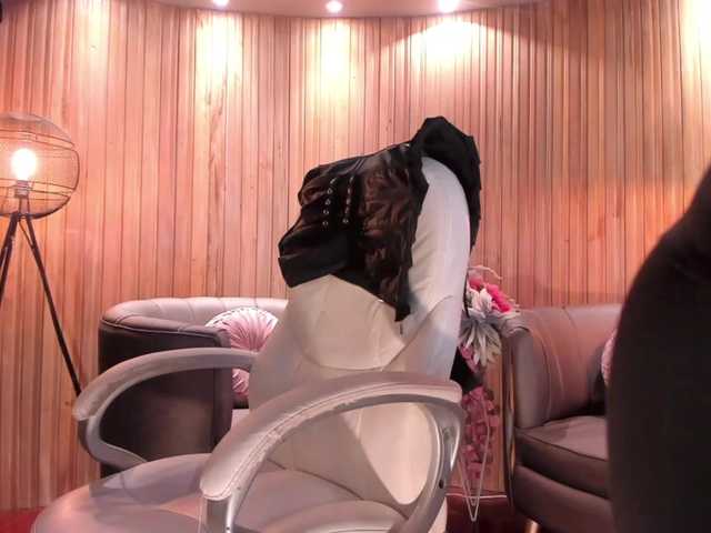 Capturi de ecran de difuzare AlexaField