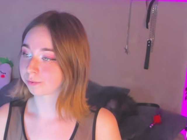 Capturi de ecran de difuzare AlexisSky