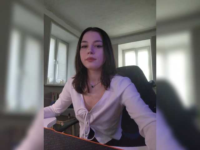 Capturi de ecran de difuzare AliceCuteCute