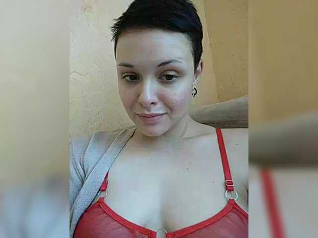 Capturi de ecran de difuzare Katy_Manson