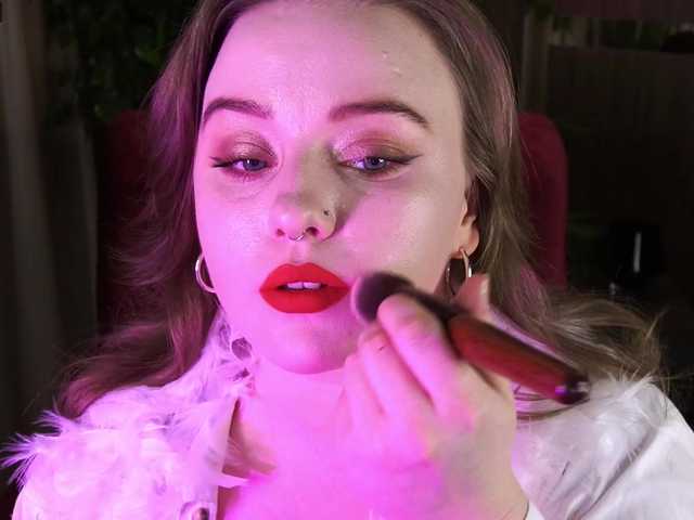 Capturi de ecran de difuzare AliceMoonL