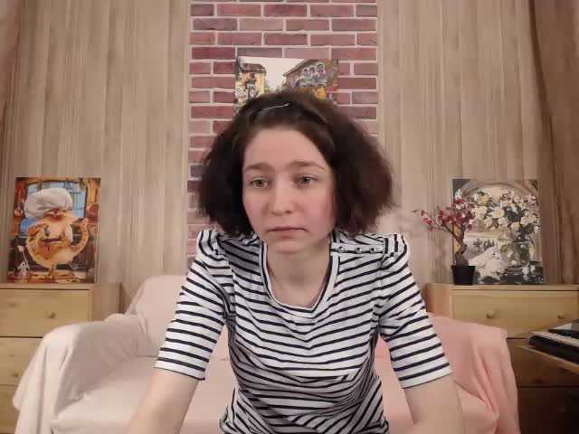 Capturi de ecran de difuzare AlicePinker