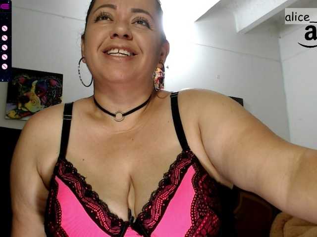 Fotografii AliceTess Let's have a great time together, make me feel happy and horny with u tips!! #milf #latina #mature #bigtits