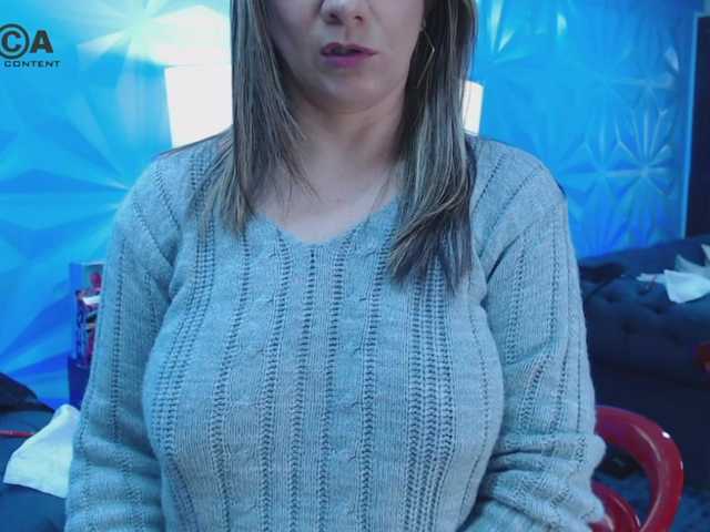 Capturi de ecran de difuzare AliceTowns