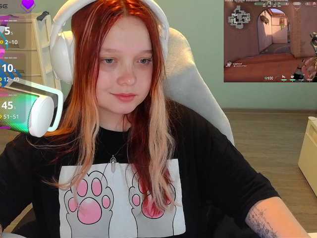 Capturi de ecran de difuzare AlinaAdams