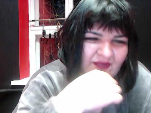 Capturi de ecran de difuzare AliraDom