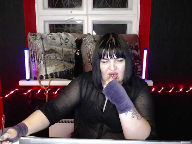 Capturi de ecran de difuzare AliraDom