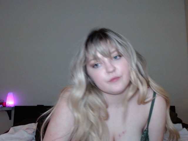 Fotografii AlisaSnow Who wants this YOUNG SLUT to call them DADDY! 5000 cum show!