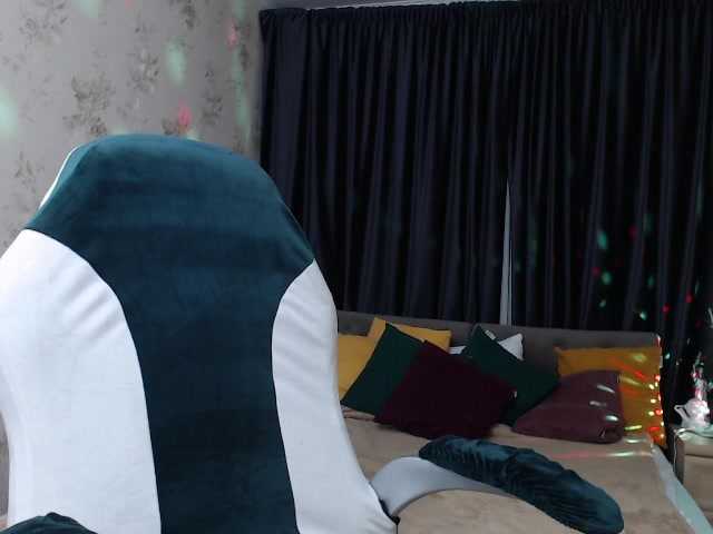 Capturi de ecran de difuzare Alisawoods