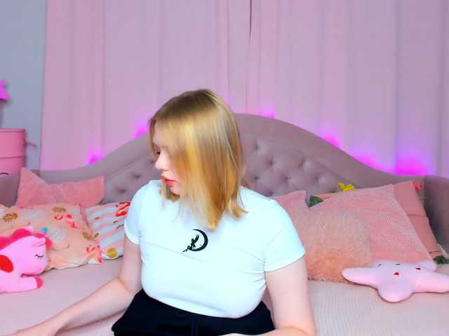 Capturi de ecran de difuzare AliseCastles