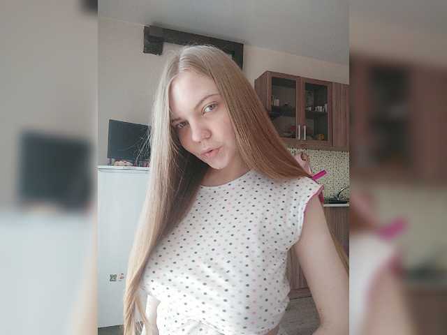 Fotografii alisekss8 Hello boys!) Im Alice, Im 24 age. Subscribe to me and put a heart!) Subscription for tokens!) I undress in private or in a group, not in public) Collecting tokens for a new camera!!)
