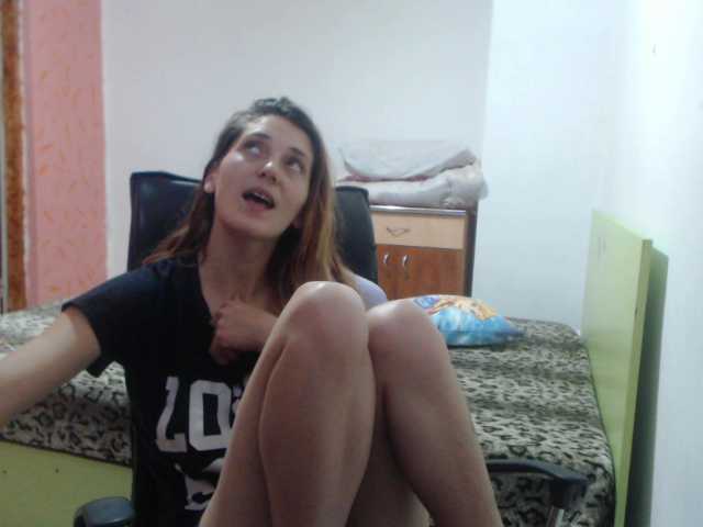 Capturi de ecran de difuzare alishallovexx