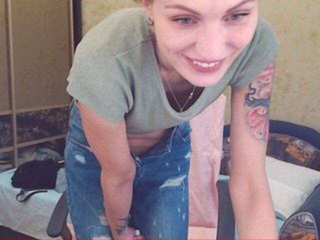 Capturi de ecran de difuzare AlishaTop