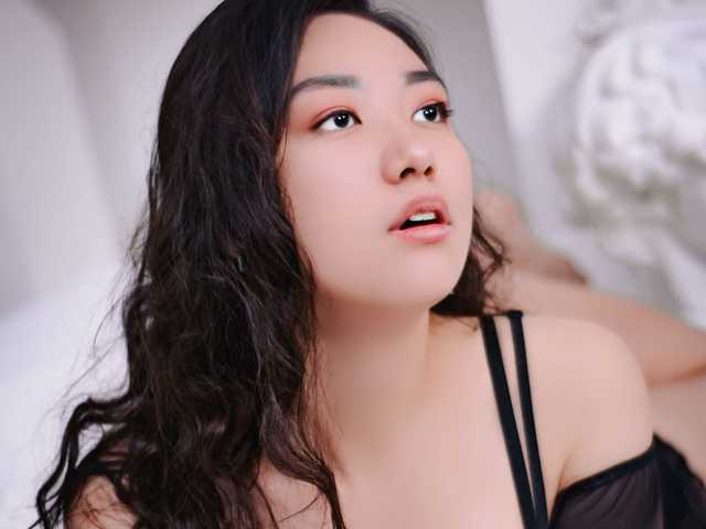 Fotografie de profil Alisonyugai