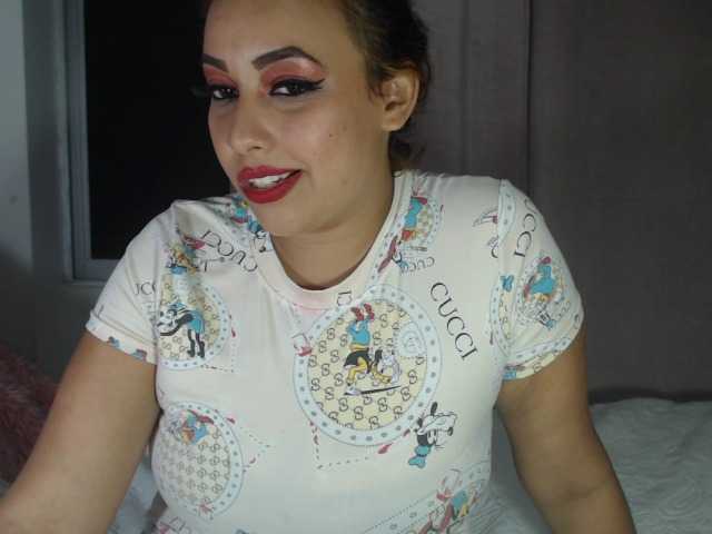 Fotografii AlissonnXox 10 tokes and I show you my breasts