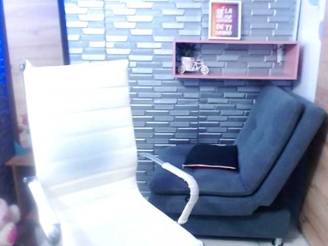 Capturi de ecran de difuzare Allison-pink