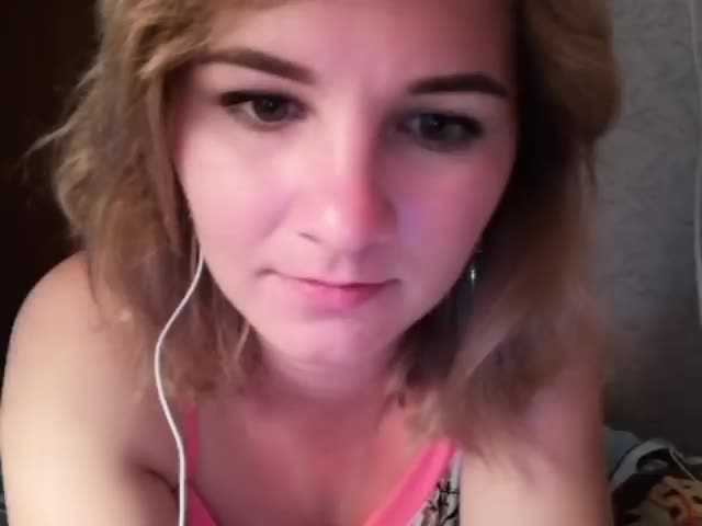 Capturi de ecran de difuzare AlyssaQLily