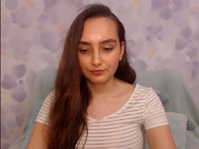 Capturi de ecran de difuzare AmelieCutee