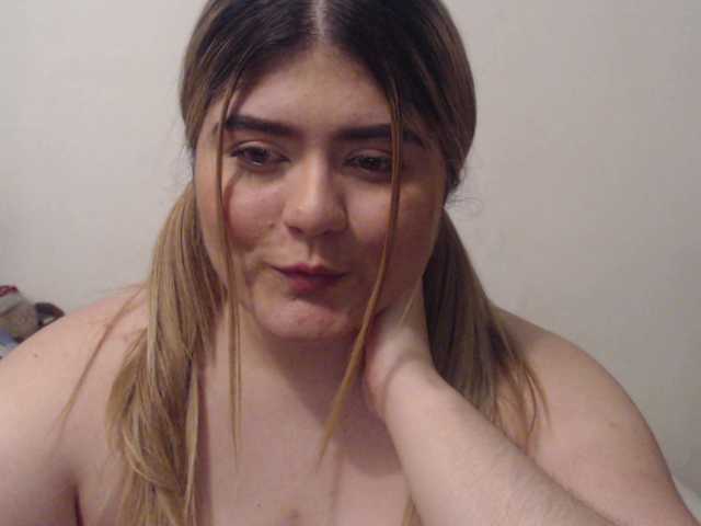 Capturi de ecran de difuzare Amyangel