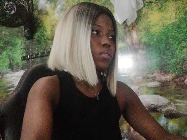 Capturi de ecran de difuzare AmyBlacks