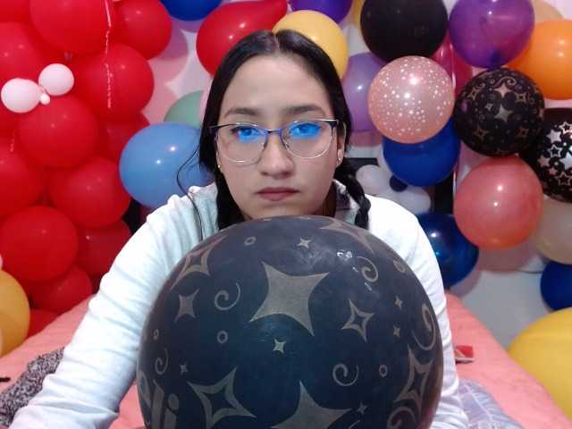 Fotografii Andreacute Hello guys welcome to my room, let's play with my balloons, I'm a looner, I have a hairy pussy, #balloons #bush #hairy #control lush or domi