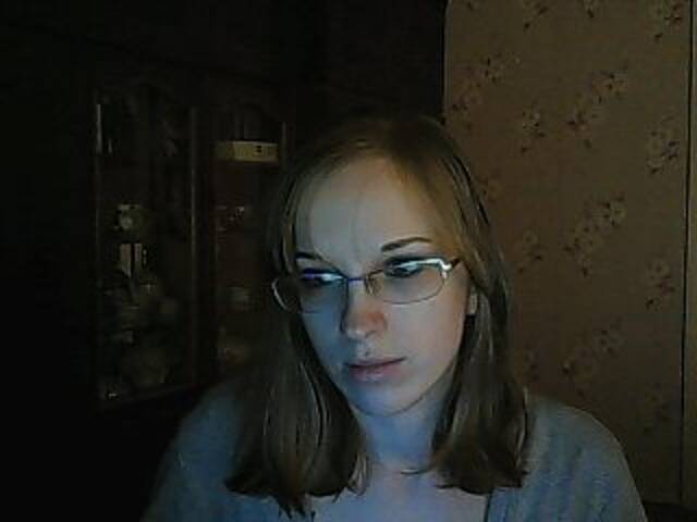 Capturi de ecran de difuzare Angelpussy1