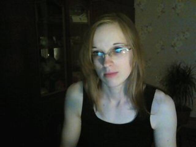 Capturi de ecran de difuzare Angelpussy1