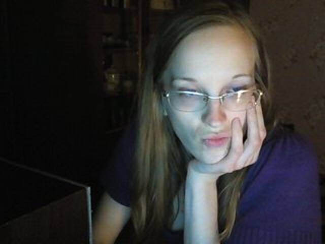 Capturi de ecran de difuzare Angelpussy1