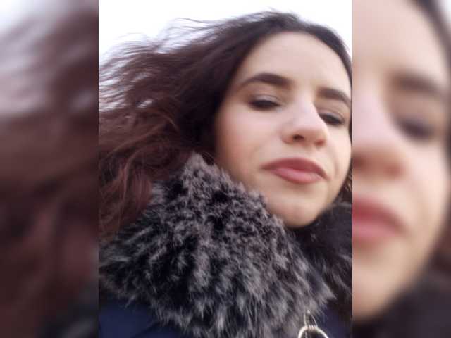 Capturi de ecran de difuzare _Astika_