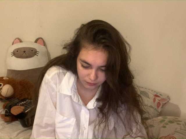 Capturi de ecran de difuzare AnnaCow13